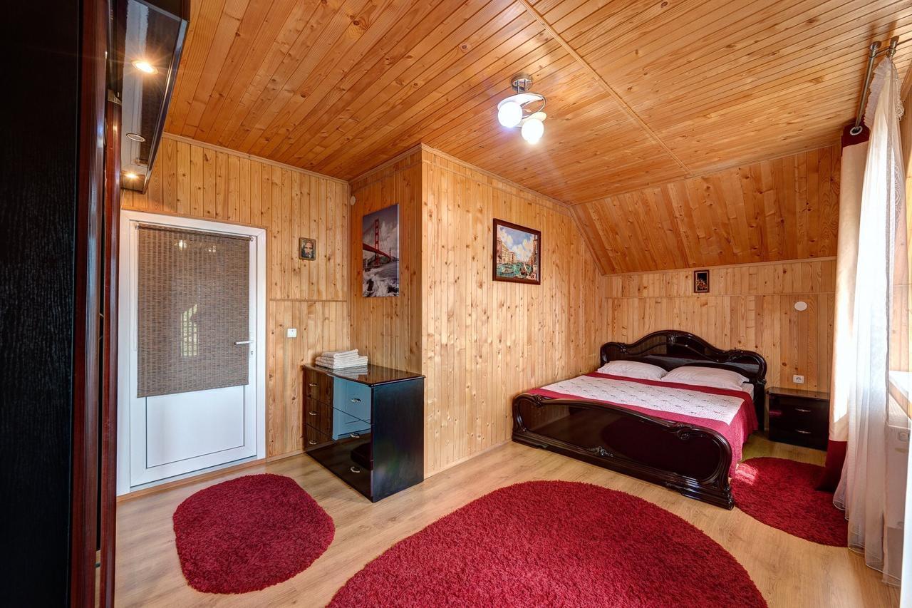 Guest House Velet Bukovel Exterior photo